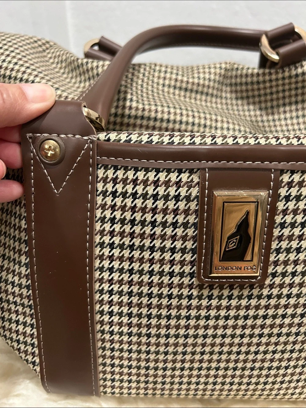LONDON FOG Cambridge Weekender Bag 22”